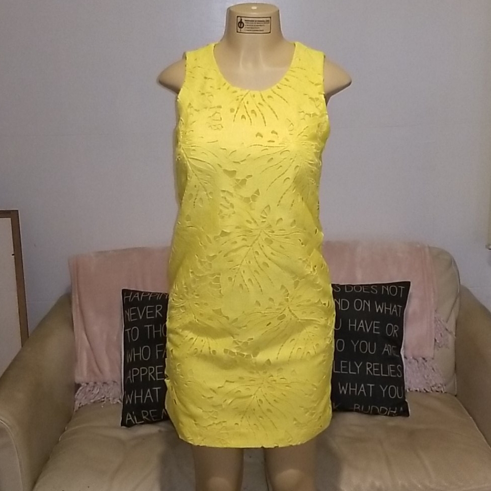 Banana Republic size 2, yellow dress w leaf lace